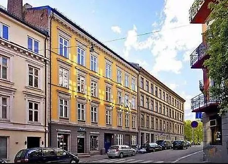 Apartamento Lively & Minimalist Studio Near The City Centre!