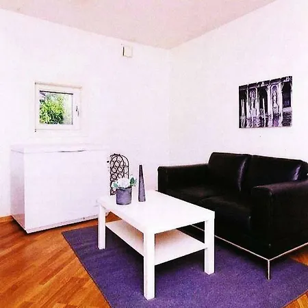Apartamento Lively & Minimalist Studio Near The City Centre!