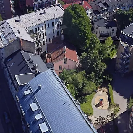 Apartment Lively & Minimalist Studio Near The City Centre!